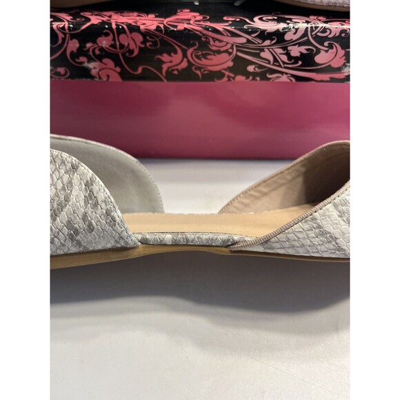 NIB Qupid Faux Snake Reptile Gray White Flat Slip On Shoes Sz 7 - Picture 9 of 14